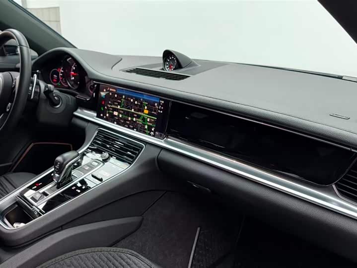 Фото 10 - Porsche Panamera