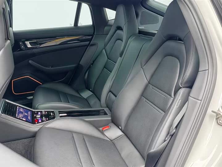 Фото 13 - Porsche Panamera