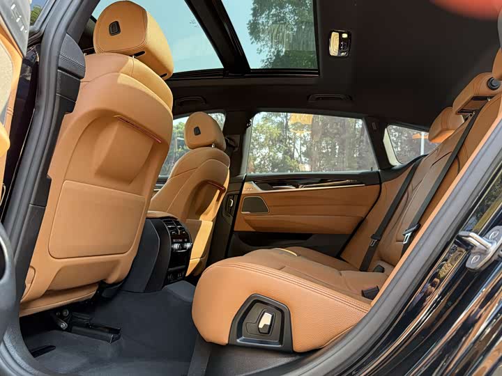 Фото 7 - BMW 6 Series GT