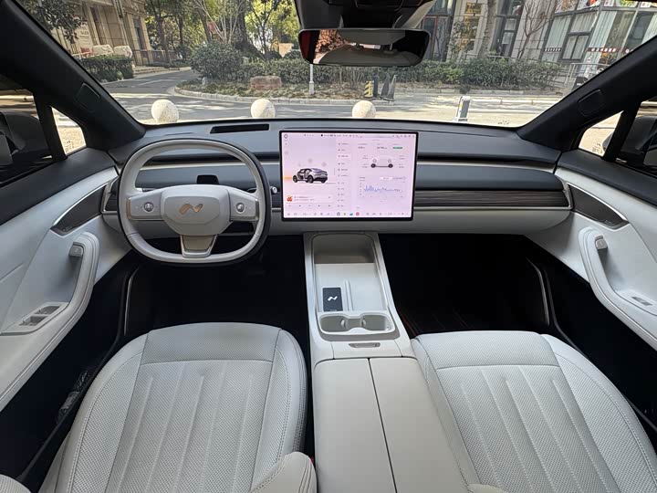 Фото 10 - Nio Onvo L60