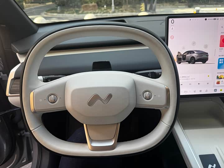 Фото 11 - Nio Onvo L60