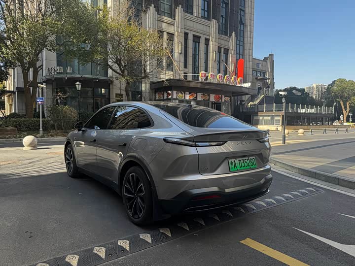 Фото 15 - Nio Onvo L60