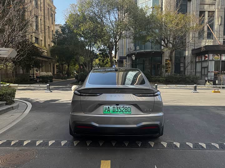 Фото 16 - Nio Onvo L60