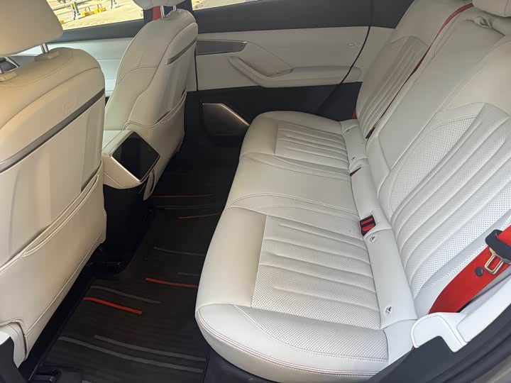 Фото 9 - Nio Onvo L60