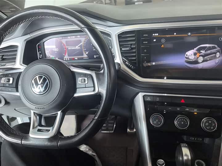 Фото 10 - Volkswagen T-Roc