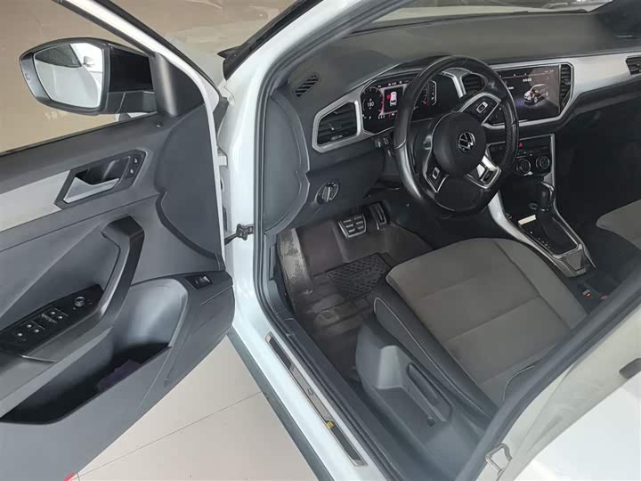 Фото 16 - Volkswagen T-Roc