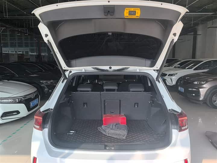 Фото 19 - Volkswagen T-Roc