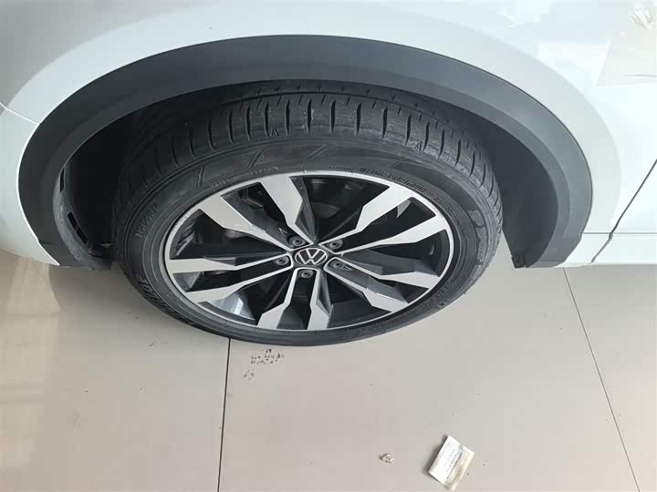 Фото 23 - Volkswagen T-Roc