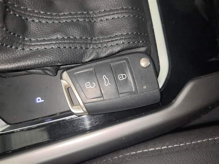 Фото 9 - Volkswagen T-Roc