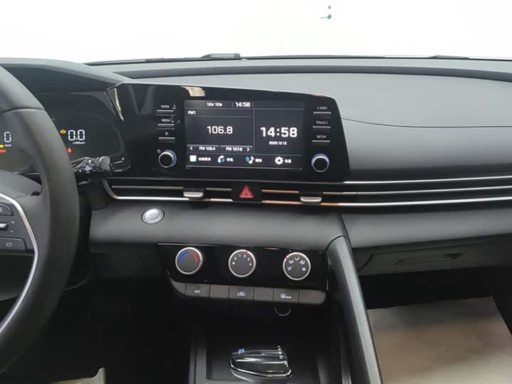 Фото 13 - Hyundai Elantra N line