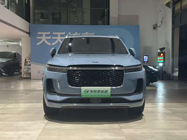 Фото 2 - LiXiang One