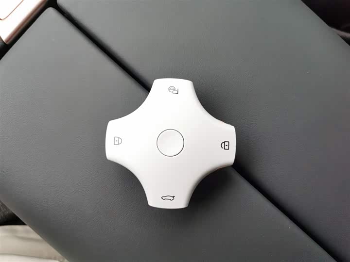 Фото 12 - Dongfeng Yipai eπ 008