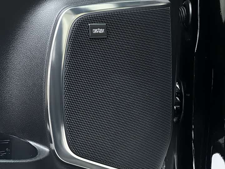 Фото 12 - Lexus LM