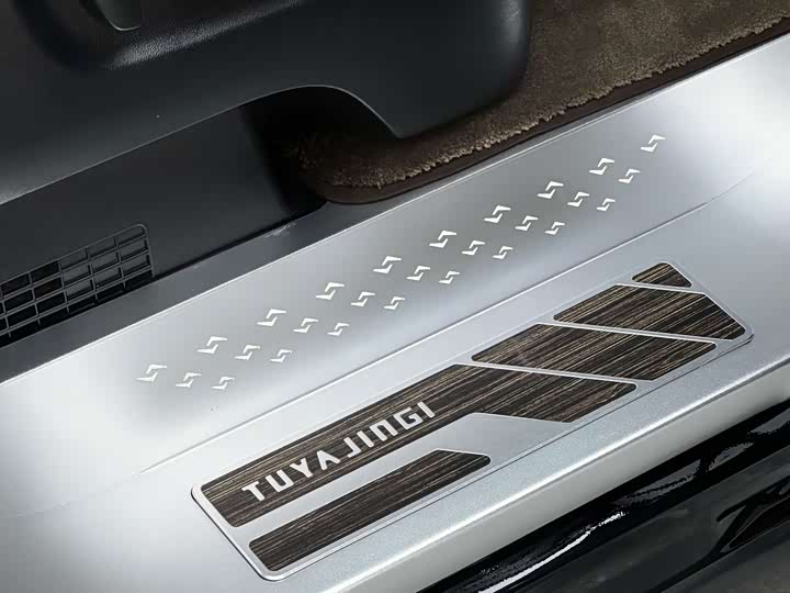 Фото 13 - Lexus LM