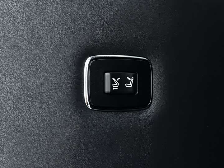 Фото 30 - Lexus LM