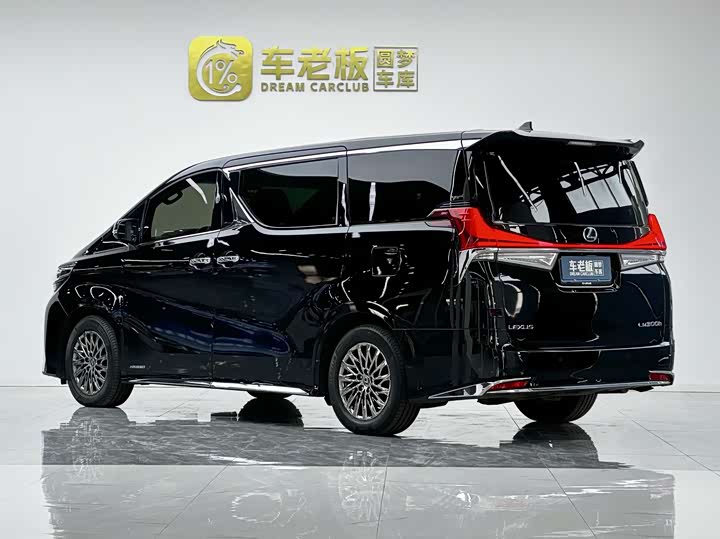 Фото 5 - Lexus LM