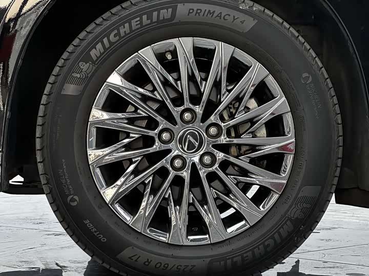 Фото 7 - Lexus LM