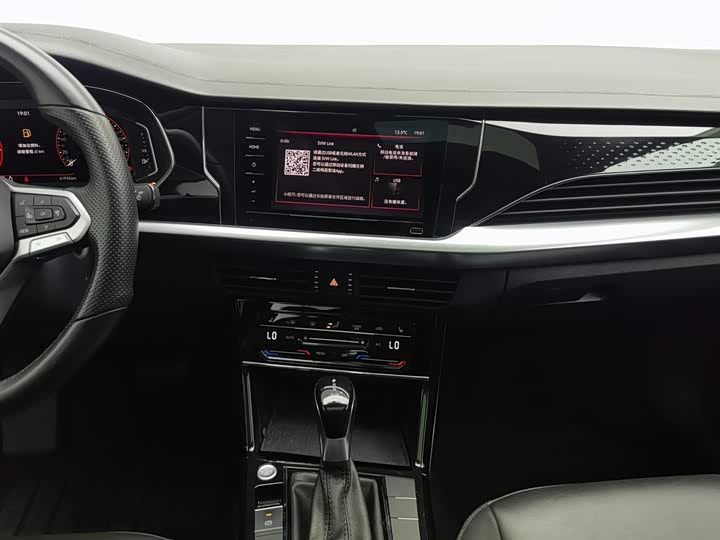 Фото 12 - Volkswagen Passat