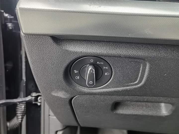 Фото 21 - Volkswagen Passat