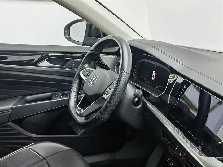 Фото 22 - Volkswagen Passat