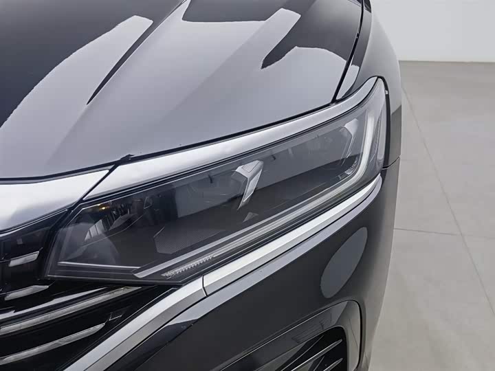 Фото 7 - Volkswagen Passat