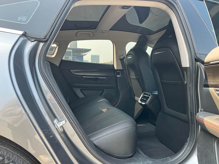 Фото 12 - XPeng P7