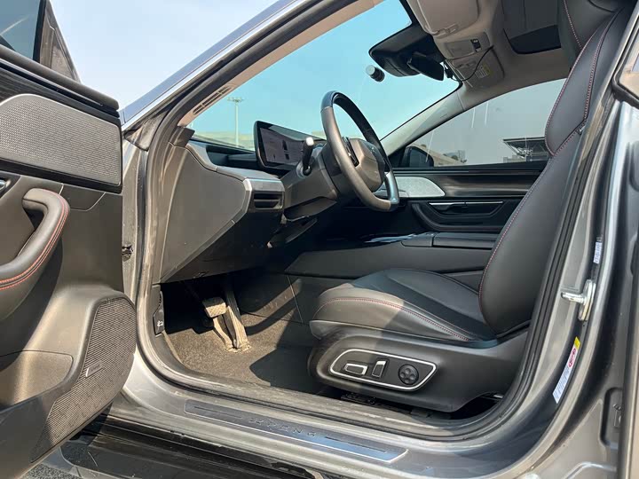 Фото 13 - XPeng P7