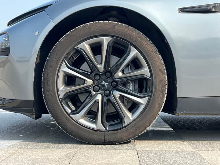 Фото 15 - XPeng P7