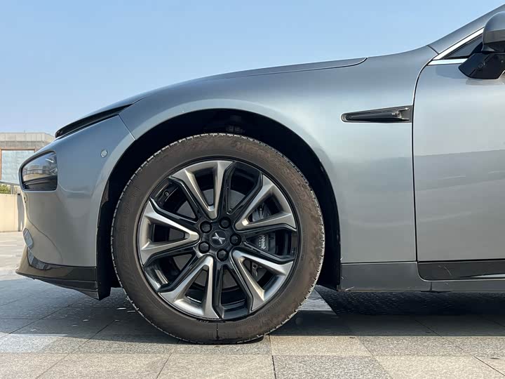 Фото 17 - XPeng P7