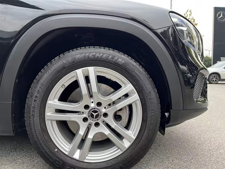 Фото 10 - Mercedes-Benz GLB-Class