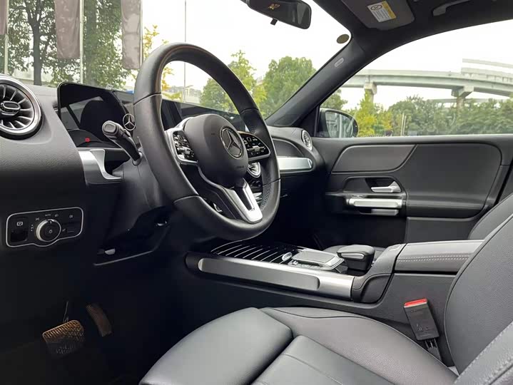 Фото 15 - Mercedes-Benz GLB-Class