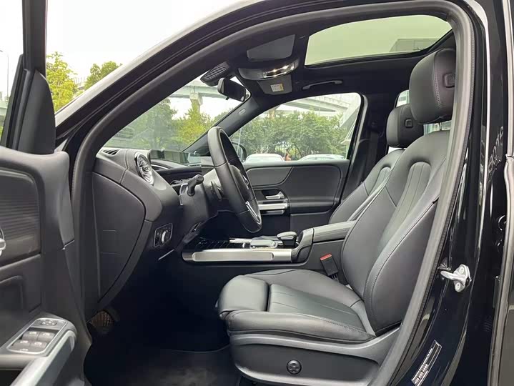 Фото 16 - Mercedes-Benz GLB-Class