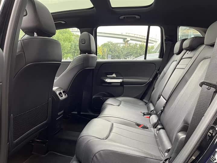 Фото 19 - Mercedes-Benz GLB-Class