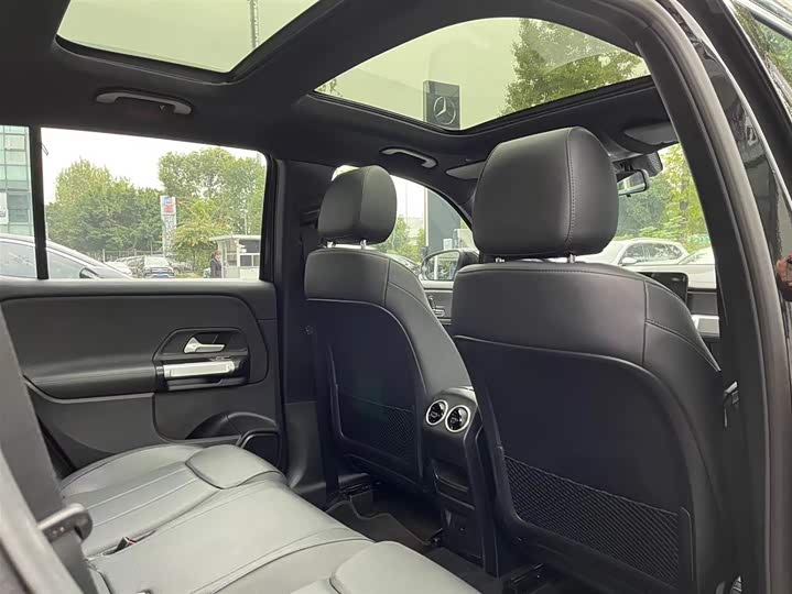 Фото 20 - Mercedes-Benz GLB-Class