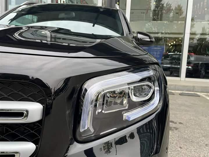 Фото 9 - Mercedes-Benz GLB-Class