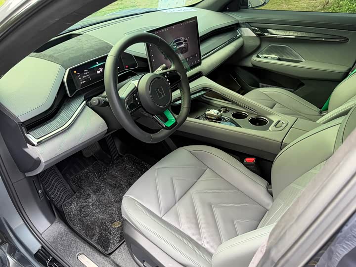 Фото 11 - Zeekr 001