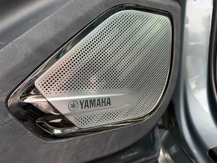 Фото 12 - Zeekr 001