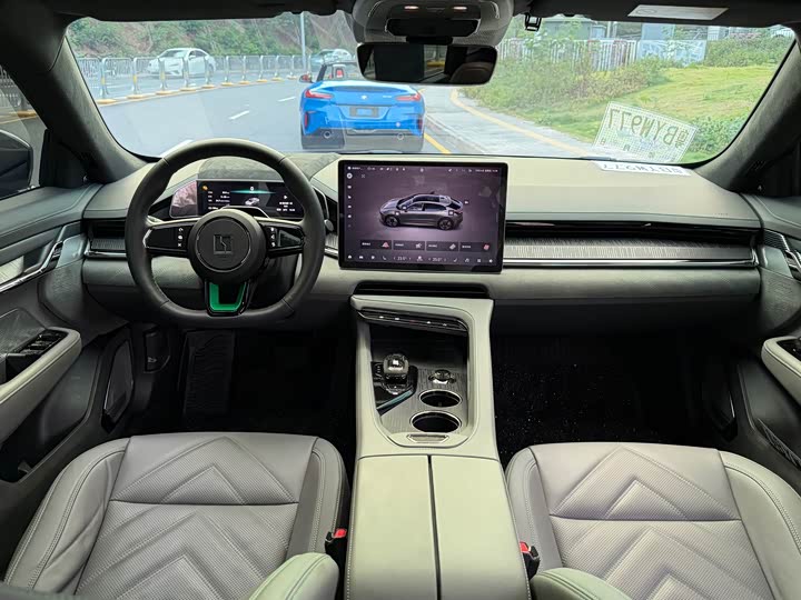 Фото 5 - Zeekr 001