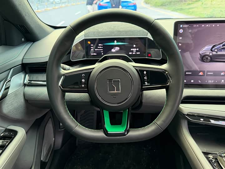 Фото 6 - Zeekr 001