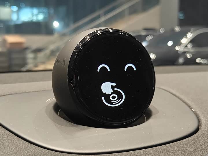 Фото 13 - Nio EC6