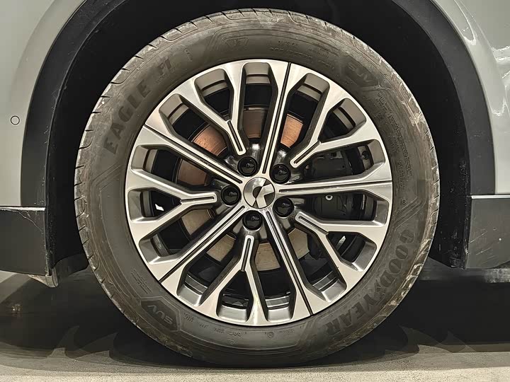 Фото 3 - Nio EC6