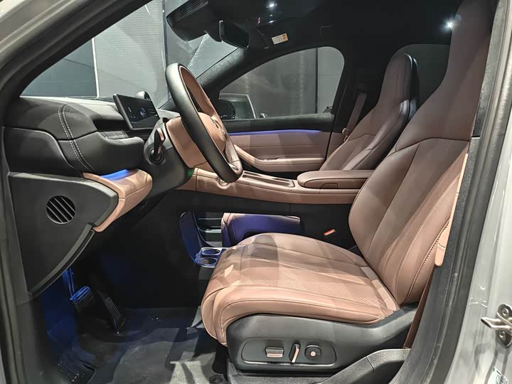 Фото 4 - Nio EC6