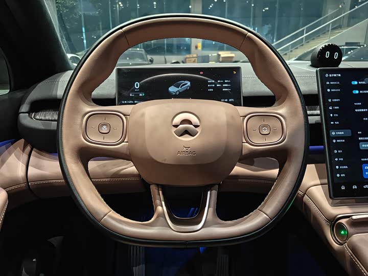 Фото 9 - Nio EC6