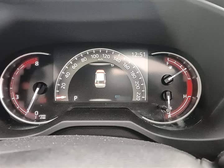 Фото 4 - Toyota RAV4