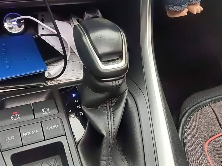 Фото 7 - Toyota RAV4