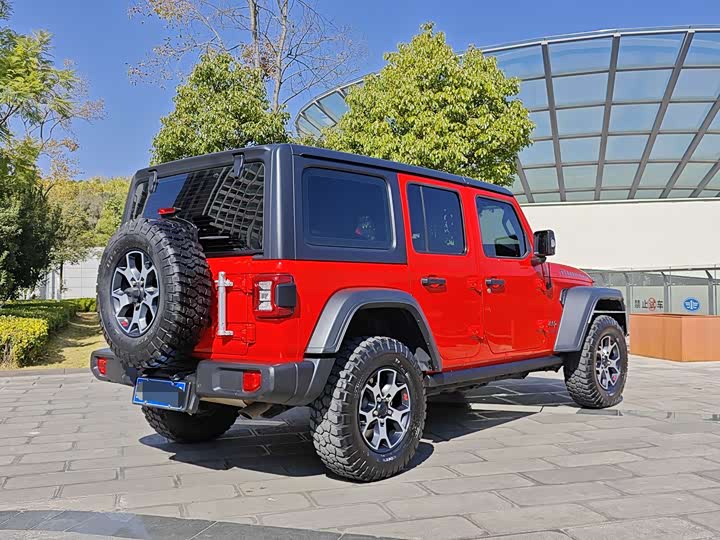 Фото 4 - Jeep Wrangler