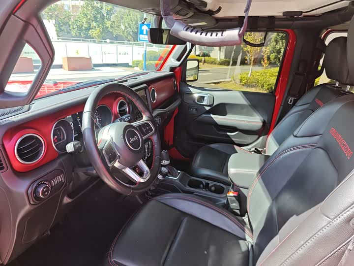 Фото 7 - Jeep Wrangler