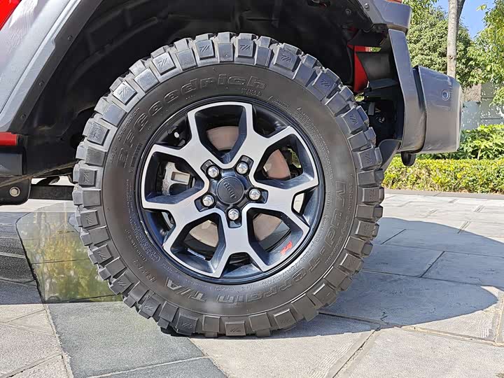 Фото 9 - Jeep Wrangler