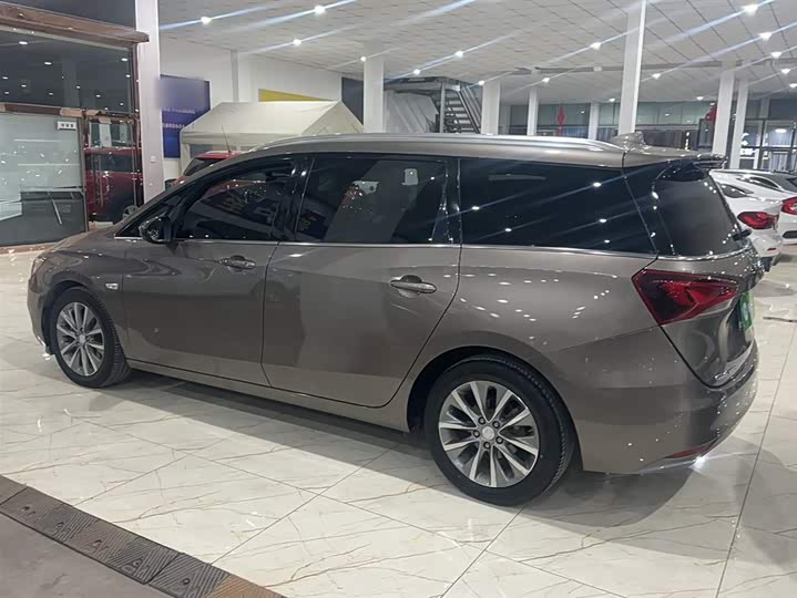 Фото 7 - Buick GL6