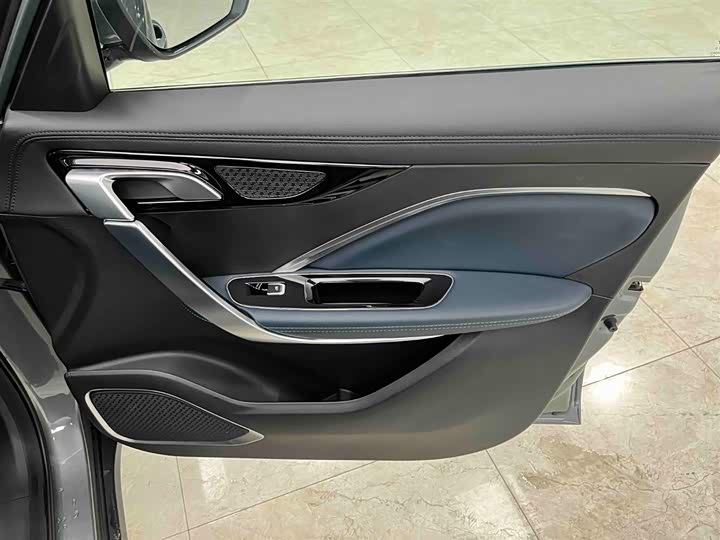 Фото 12 - Geely Jiaji